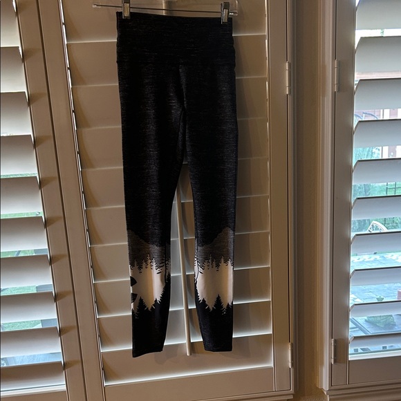 Black and White Colorado Leggings with Forest Design - Picture 1 of 4